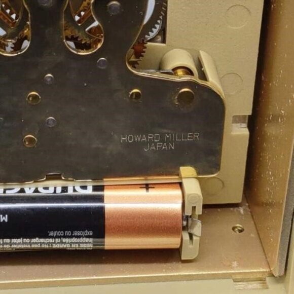 Howard Miller Quartz Table Clock 5.5". Tested keeping time. - Picture 9 of 9